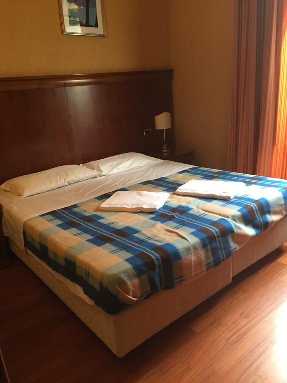 Wonderful In Rome Hotel ภายนอก รูปภาพ