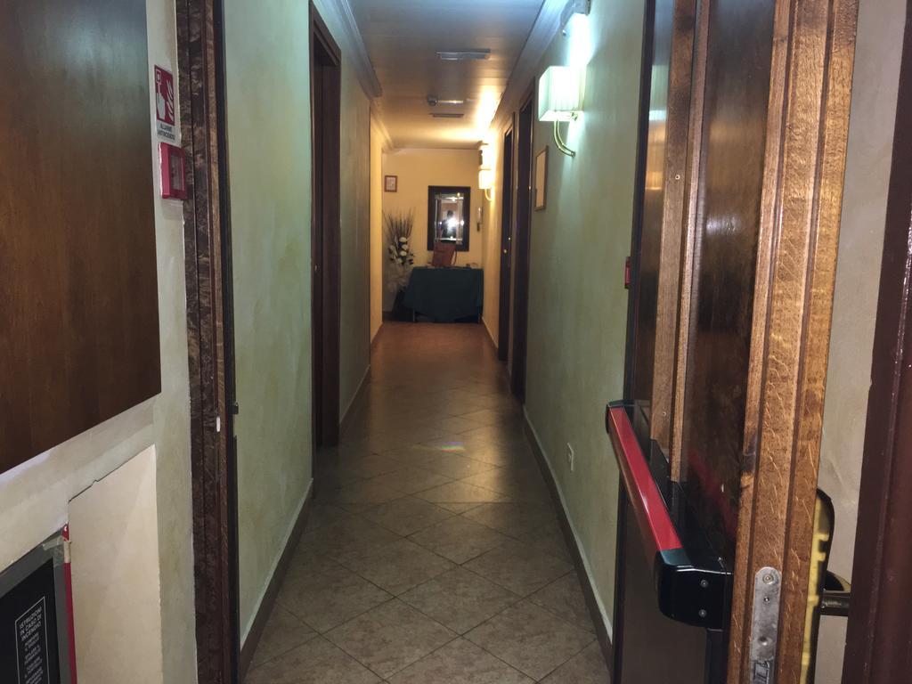 Wonderful In Rome Hotel ภายนอก รูปภาพ